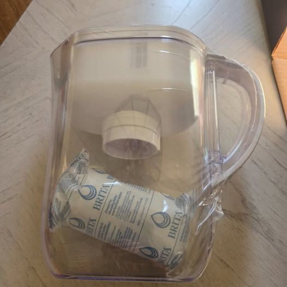 Brita Metro Small 6-Cup Water Filter Pitcher with Filter White Lid